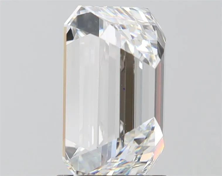 2.56ct Emerald Lab Grown Diamond (Colour E, Clarity VVS2, IGI)